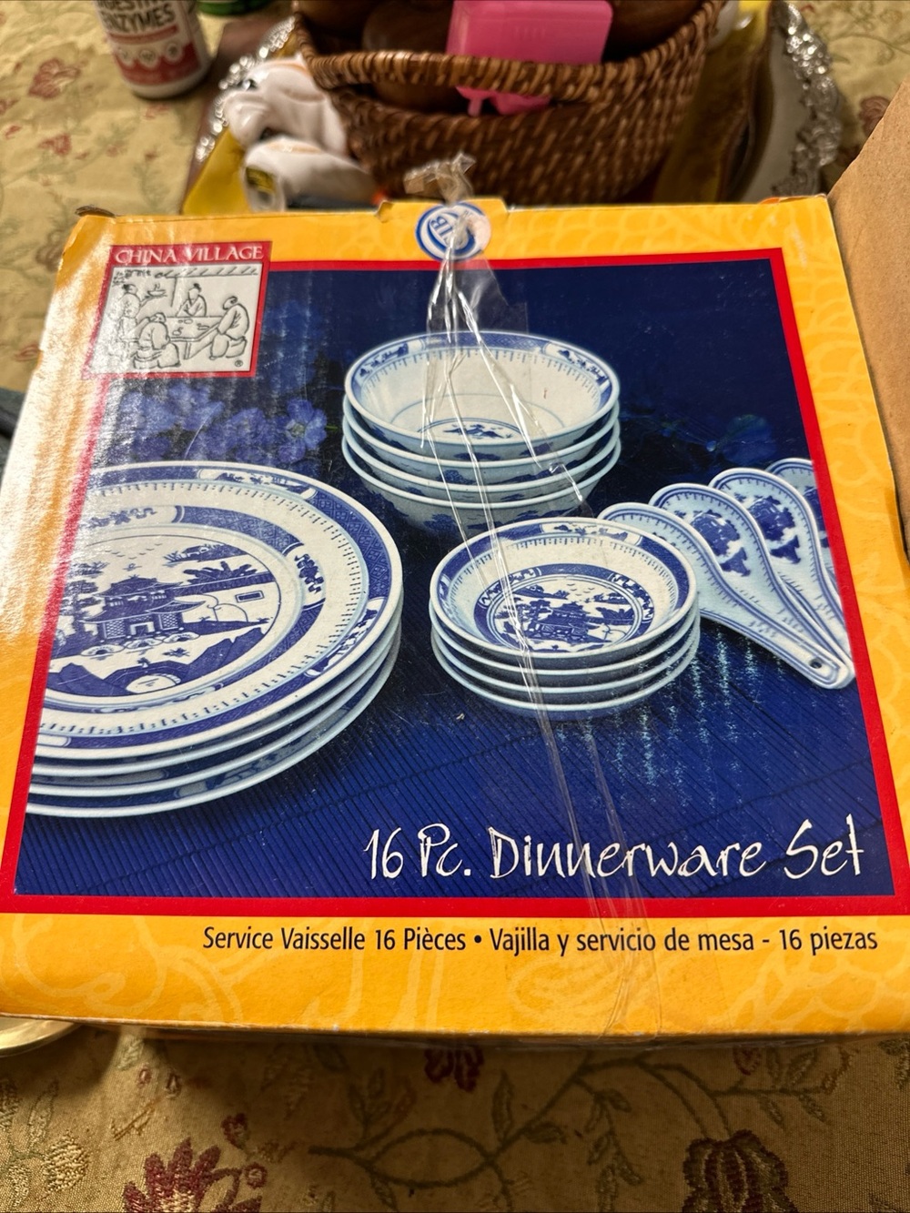 16-Piece Blue and White Dinnerware Set